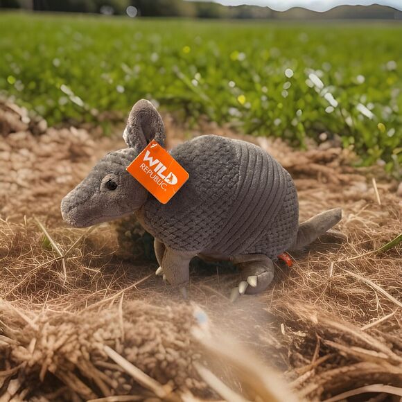 12" Armadillo Wild Republic Cuddlekins Stuffed Animal Plush Toy - Picture 1 of 10